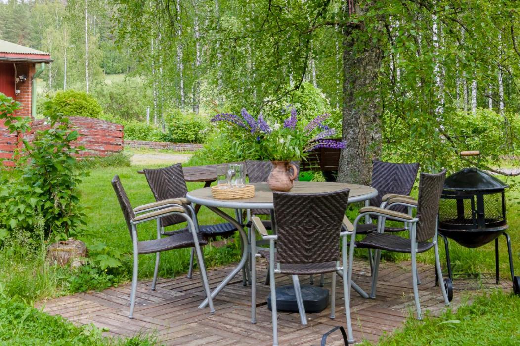 Poppelstrand Nuuksio, Pet Friendly Guest Apartment Екстериор снимка
